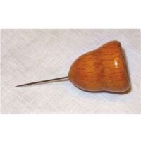 Calamita con spillone in legno laccato