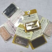 Jolly 6 confezioni mill hill frosted e seed beads mm 2,2