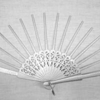 Struttura ventaglio in legno colore bianco/argento, craquele cm 42