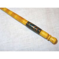 Unc191a Uncinetto punta dorata 0,50/22 con manico in goldwood e inserto in legno multirighe verde