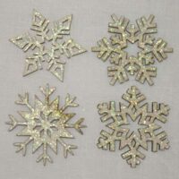 Fiocchi di neve in legno bianco e brillantinato cm 3,5/4 pz misti