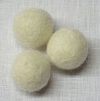 Palline in feltro pressato varie misure bianche