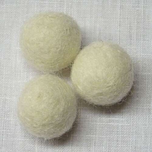 Palline in feltro pressato varie misure bianche