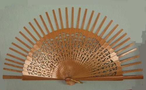 Struttura ventaglio  legno traforato scuro, merletto cm 6/ cm 42