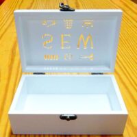 Portacucito in legno "sew" con decorazioni traforate  cm 19x12x7