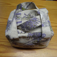 Tombolo da viaggio lavanda, borsa e tombolo con cestino cm 24