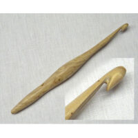 Uncinetto  in legno di mirto n° 6  cm 18