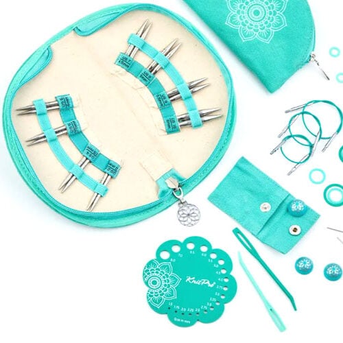 The mindful  knitpro mini Generosity set,  8 punte in acciaio inox cm 5 e 4 cavi fissi