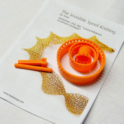 Yoola: the invisible spool knitting