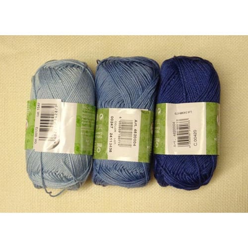 AZZURROB1 Kit corso Caterina de’ Medici della maestra Faleri – bianco naturale T95- filati in tonalità di Azzurro