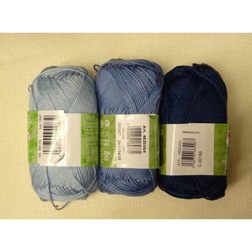 BLUB1 Kit corso Caterina de’ Medici della maestra Faleri – bianco naturale T95- filati in tonalità di Blu