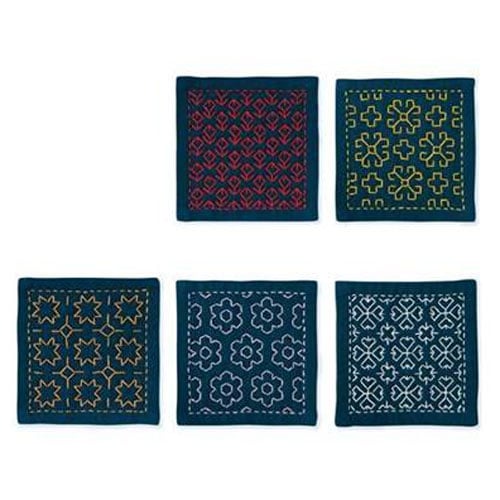 IKO114 Sashiko patch – SK-423 - kit 5 basi ricamabili già disegnate cm 10 x 10 (sottobicchieri) + filo + ago