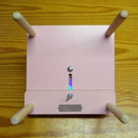 St46 Supporto da tavolo in legno di faggio con base appoggia tombolo regolabile - colore rosa