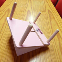 St46a Supporto da tavolo in legno di faggio con base appoggia tombolo regolabile - colore rosa