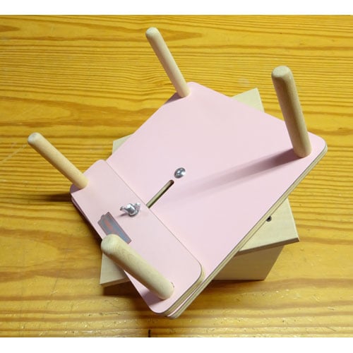 St46c Supporto da tavolo in legno di faggio con base appoggia tombolo regolabile - colore rosa